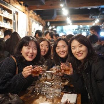 張?zhí)m社交圈曝光：與林依輪、西華同框聚餐，商業(yè)合作新動向？