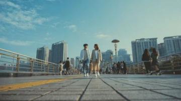 上海游客“撞臉”現象引關注，跨國家庭視角獨特，新生活圈悄然興起