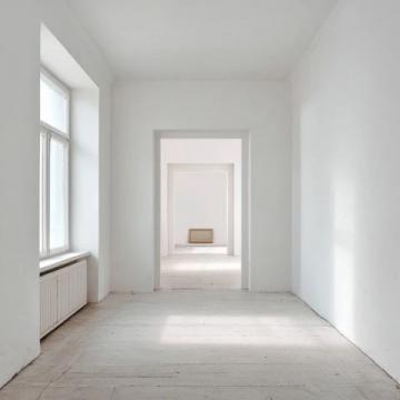 王晶現身江蘇某飯店吃飯，老板娘親自接待，王晶：菜真好吃！