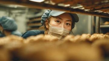 湖州15年老面包店因一條暖心留言重獲新生