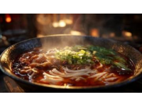 襄陽牛肉面，作為湖北省襄陽市的傳統(tǒng)名吃，以其獨特的風(fēng)味和精湛的制作工藝