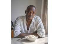 高端圈子里做局的大哥，可能就是這位美食博主的朋友";