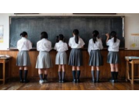 教師的社會地位提升：從知識傳遞者到未來塑造者的轉變