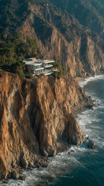 我必須鄭重推薦，四姑娘山天空之城懸崖酒店絕對是頂級住宿！