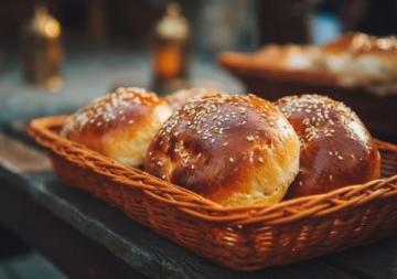 探索無極縣美食：蕎麥饸饹、全羊宴與傳統燒餅的味蕾之旅