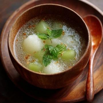 金華火腿燉冬瓜：清鮮與醇厚的味覺交響曲