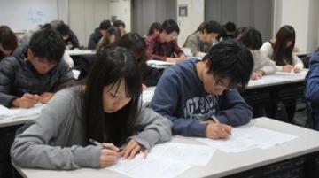 2025年6月7日高考首日，部分考生認為考試難度與模考相當,以下是具體情況