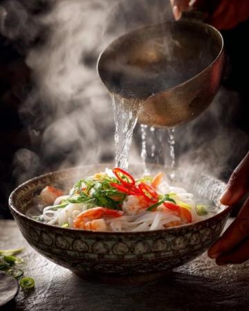 戈壁到滇南：超越網(wǎng)紅標簽，品味云南真實米線魅力之旅