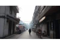 海口上邦百匯小吃街擔憂高空墜物安全隱患