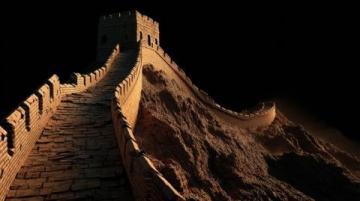 今天下午，館長爬八達嶺長城，到景區后被文創商店門口廣告語不吃，不吃是遺憾洗腦