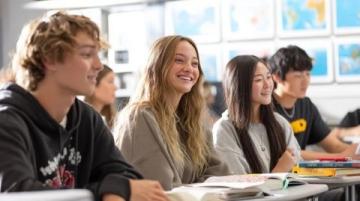 初二成績優異助力初三沖刺理想高中：高效學習策略與必備科目攻略