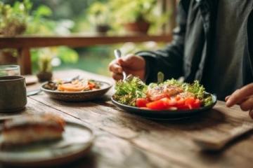 控制飲食還是運(yùn)動？誰是真正的燃脂王者？