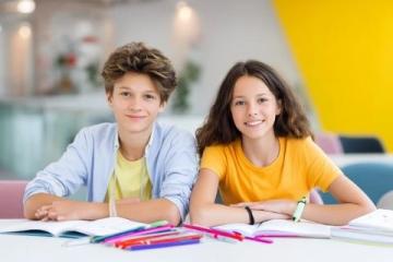 初二成績優異助力初三沖刺理想高中：高效學習策略與必備科目攻略