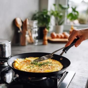 陶瓷不粘鍋：烹飪美食的好幫手