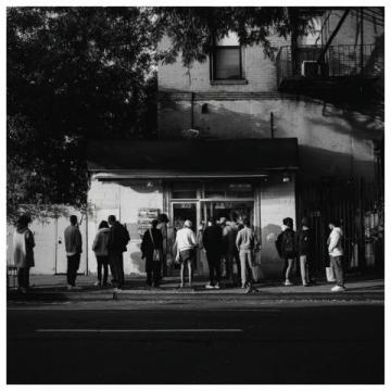 混搭餐廳的生存之道,年輕人排隊3個小時，就是為了邊涮毛肚邊看電影