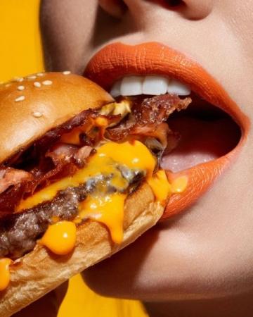 網(wǎng)紅美食打卡：你愿意為此專程排隊嗎？