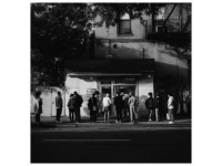 混搭餐廳的生存之道,年輕人排隊3個小時，就是為了邊涮毛肚邊看電影