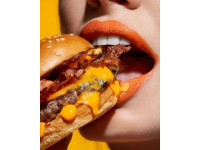 網(wǎng)紅美食打卡：你愿意為此專程排隊嗎？