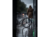 雨天騎電動車撐傘的隱患