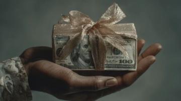 明星們的善舉，透明度更重要的捐款和應急救助