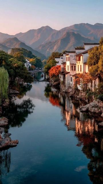 探索國家地理推薦的小城之旅：九大隱世之地，自然與文化的完美邂逅