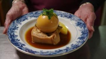 海南四大名菜之首：文昌雞的獨特風味與文化傳承