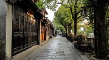 杭州市中心網紅咖啡街區崛起，孩兒巷成年輕人打卡新地標