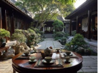 無錫的美食很好地體現了江南水鄉的風味精髓，它不追求強烈的刺激