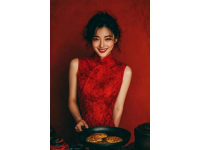 抖音頭條美食博主推薦魚香茄盒，家庭聚餐的絕佳選擇！