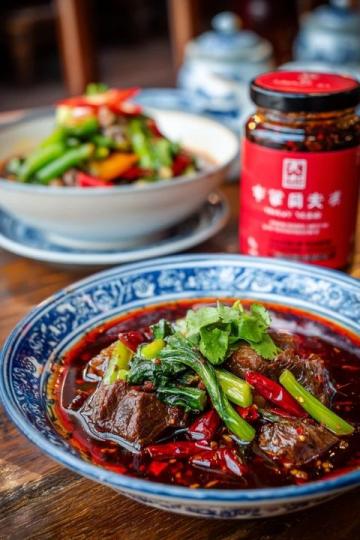 成都金堂：深度探尋本地人鐘愛的三處地道美食寶藏