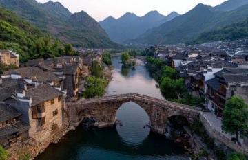 體驗(yàn)廣西柳州：螺螄粉、古鎮(zhèn)和工廠的工業(yè)浪漫