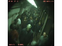 追地鐵追到眼前發黑，卻舍不得花3塊錢買瓶水，這畫面一出來，誰不心里咯噔一下？