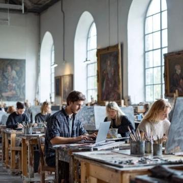 藝術(shù)生如何高效備考文化課:精準(zhǔn)篩選核心考點(diǎn)與定期訓(xùn)練