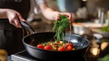 簡易上手!10分鐘學會5大人氣美食烹飪技巧