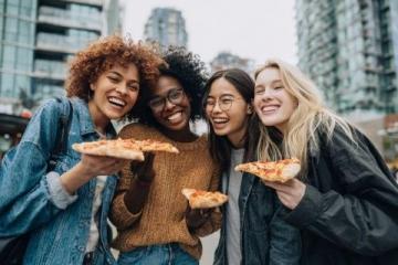 大學城小吃街:共享收款碼背后的溫情故事